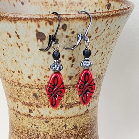 Red & Black‎ Arabesque Earrings, Handmade - Picture 1 of 6